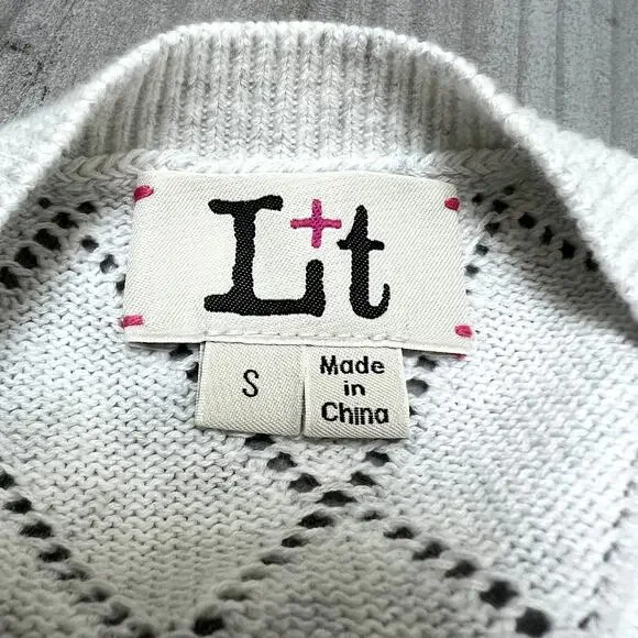 Label + Thread Lily Vee Diamond V-Neck Snow Blue Flower Sweater Small